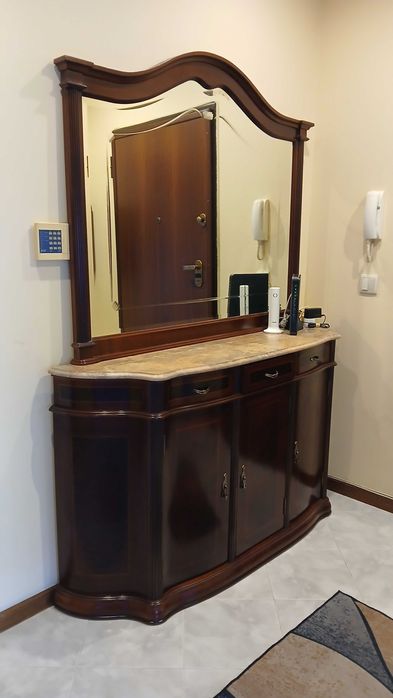 Móvel de entrada com espelho e arrumação (sapateira)