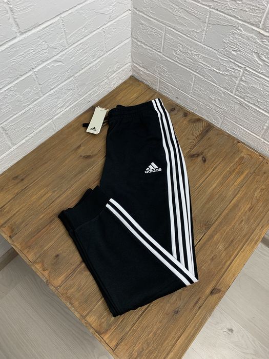 Чоловічі штани adidas Essentials оригінал нові чорні з бірками
