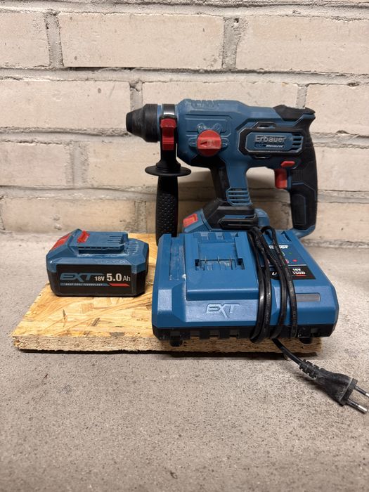 Zestaw Erbauer  Młotowiertarka ERH-18Li 2x AKU 5Ah Ładowarka 150W