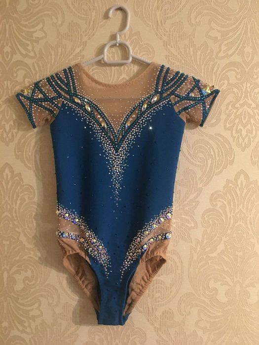 Продам купальник художественная гимнастика