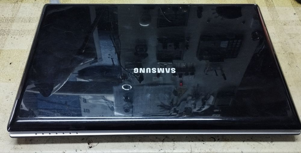 Samsung NP-R518H (НЕ рабочий)