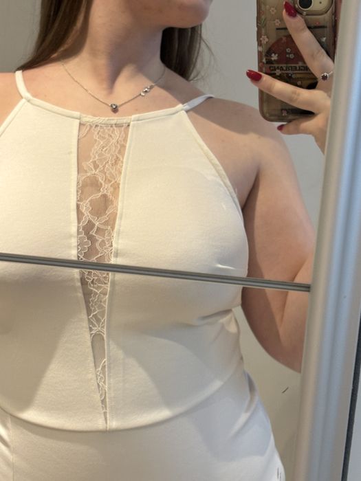 Elegancka sukienka ecru