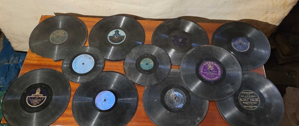 Mechaniczny gramofon na części