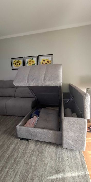 Sofá com chaise long cinzento