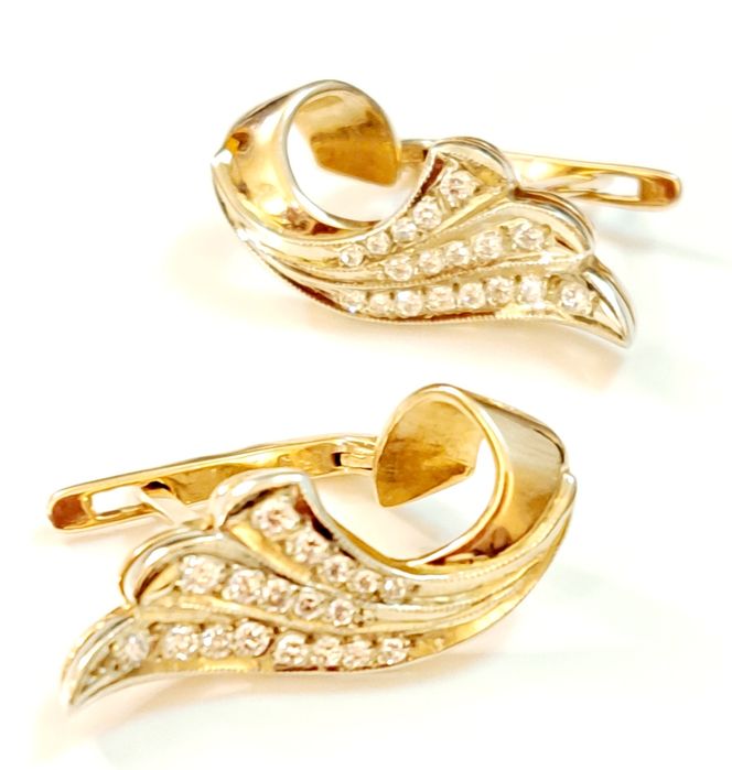 !!!АКЦИЯ!!! Золотые серьги с бриллиантами. 7,67 грм