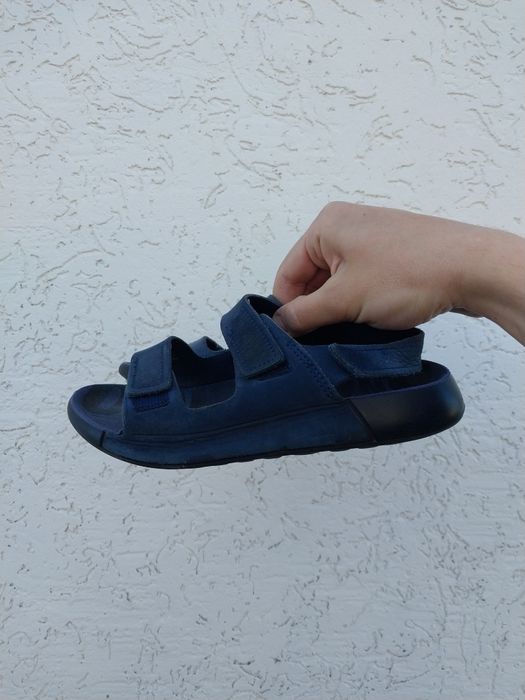 Оригінальні шкіряні босоніжки Ecco