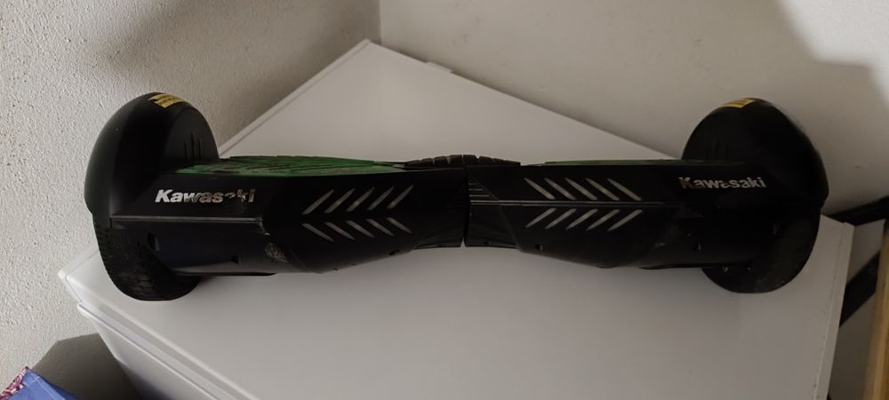 2 Hoverboard  mais um carro !!!