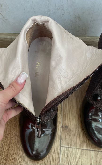 Демисезонные, кожаные сапоги FELLINI