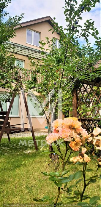 Продам ШИКАРНЫЙ ДОМ на два входа. Метро Студенческая. 625 м-рн.