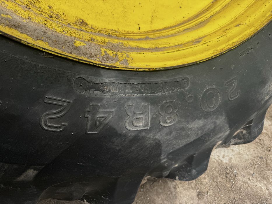 Koła john deere 20.8 r42 520.85r42