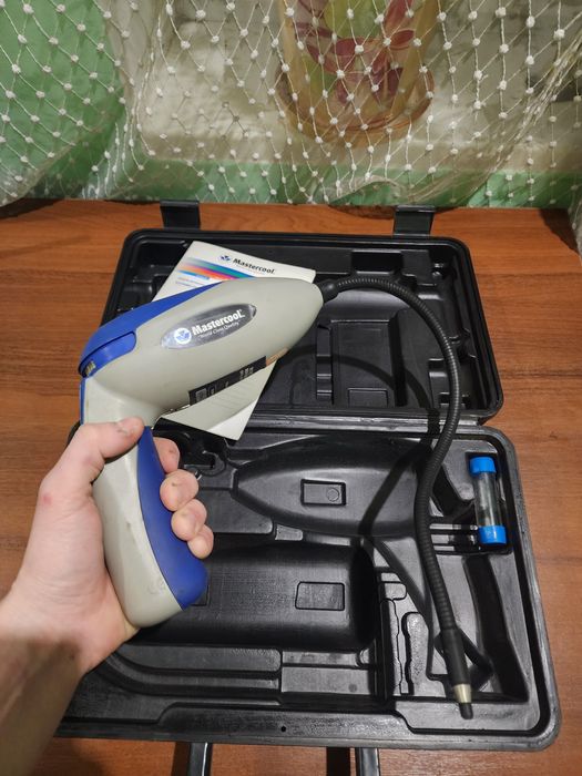 Течешукач фреону