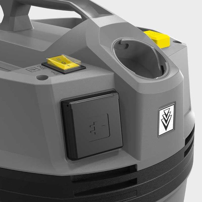 Odkurzacz Professional Karcher NT 22/1 z Gniazdem na 230V sucho-mokro