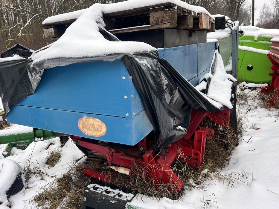 Розкидачи міндобрив Lely та vicon 1-1,6 тонн