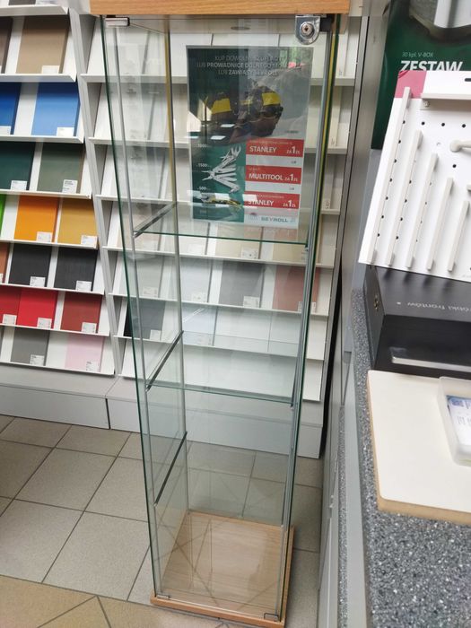 Witryna Ikea szklana