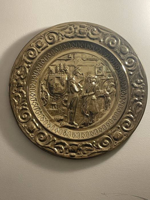 Pratos decoraticos em metal