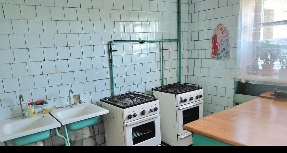 Продаж кімнати в гуртожитку (є бойлер)