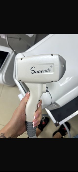 Лазерный апарат для эпиляции.