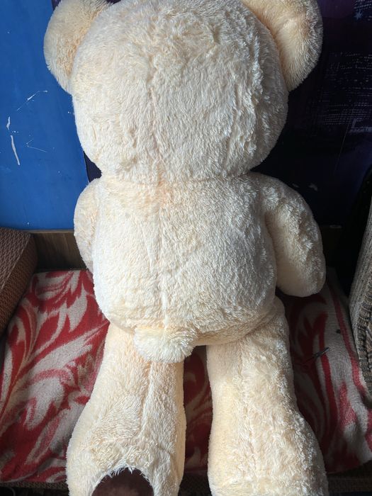Большой Плюшевый медведь