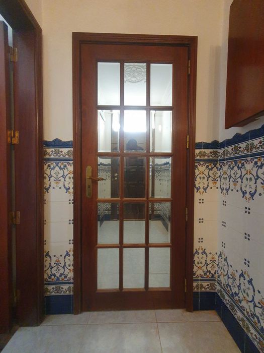 9 Portas interiores de madeira COMPLETAS