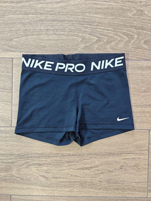 Жіночі шорти Nike Pro, розмір M