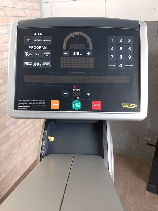 Ручний велотренажер Technogym Excite 700