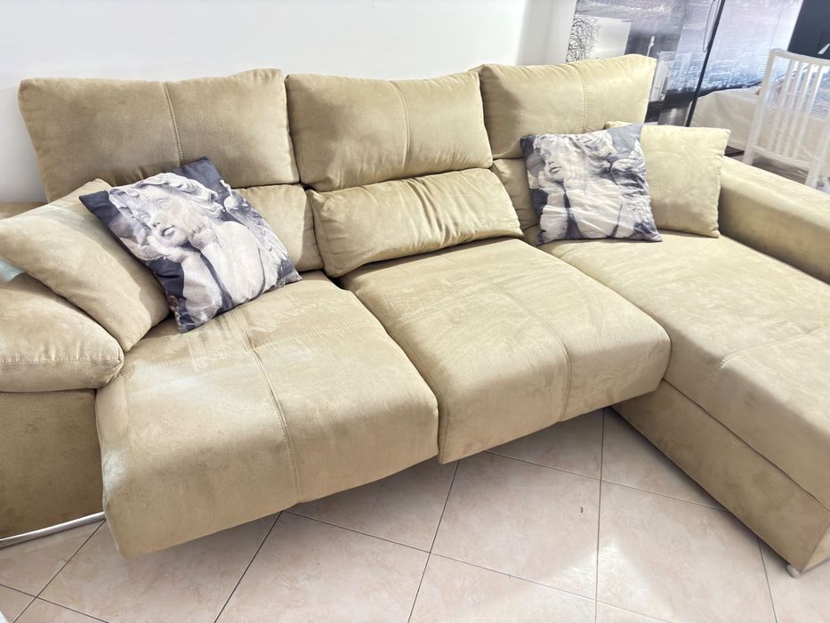 Sofá com chaise longue