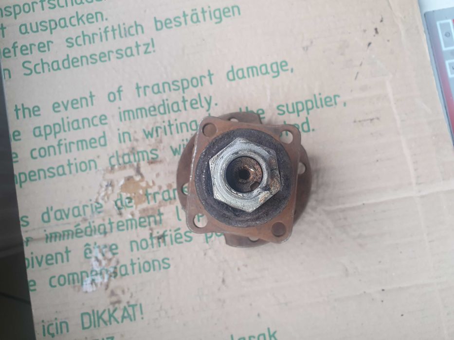 Piasta Fiat 126 p Maluch do Przyczepki