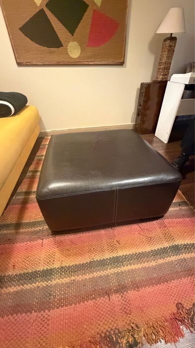 Conjunto Poltronas e Pouf de Centro