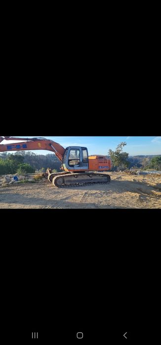 Escavadora Fiat hitachi Ex215 giratória