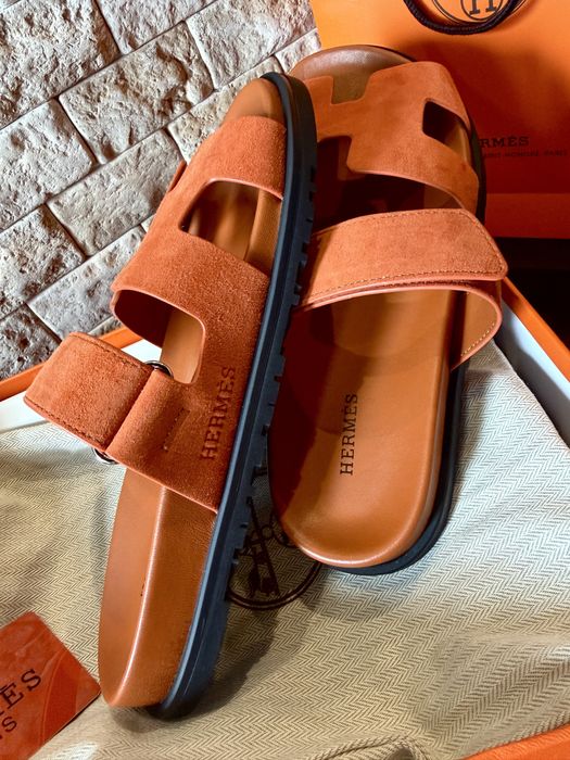 Шльопанці Hermes — топова модель