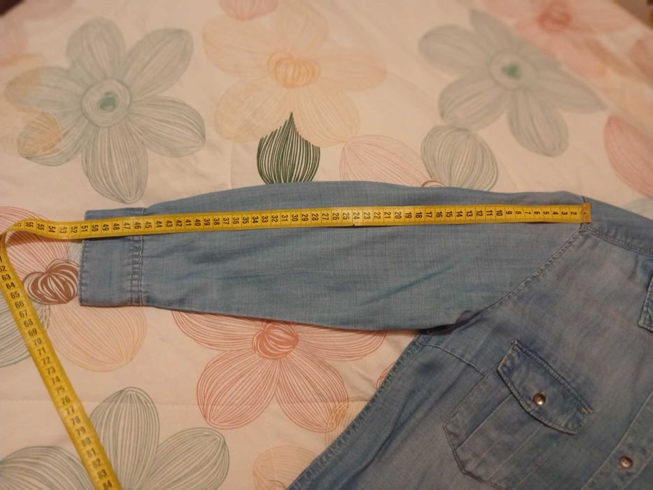 Віддам джинсову блузу H&M в доброму стані