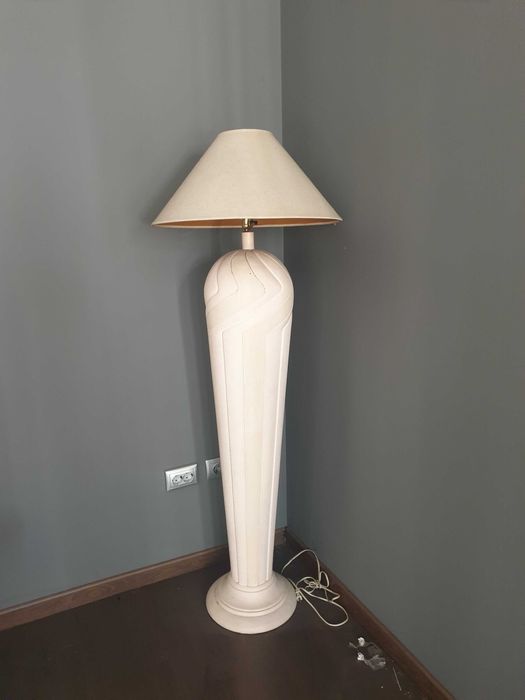 candeireiro italiano de ceramica gralulada com 1.60 m de altura