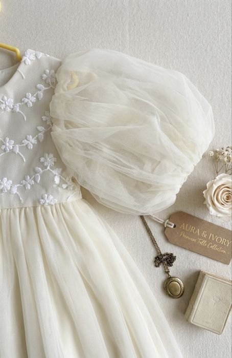 Мукня хмаринка на дівчинку