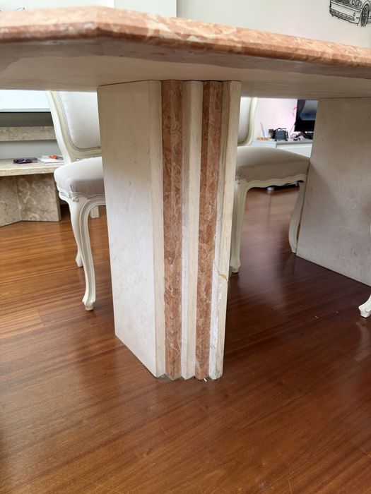 Mesa de Jantar em Mármore Maciço (1,80m x 1,00m)