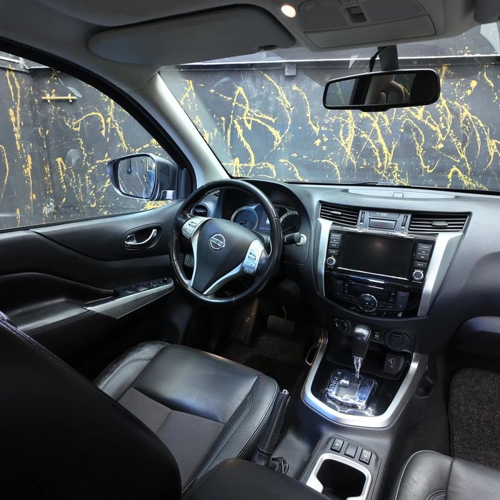 Nissan Navara 2.3 dCi CD 4WD N-Guard Azul Auto foto 5