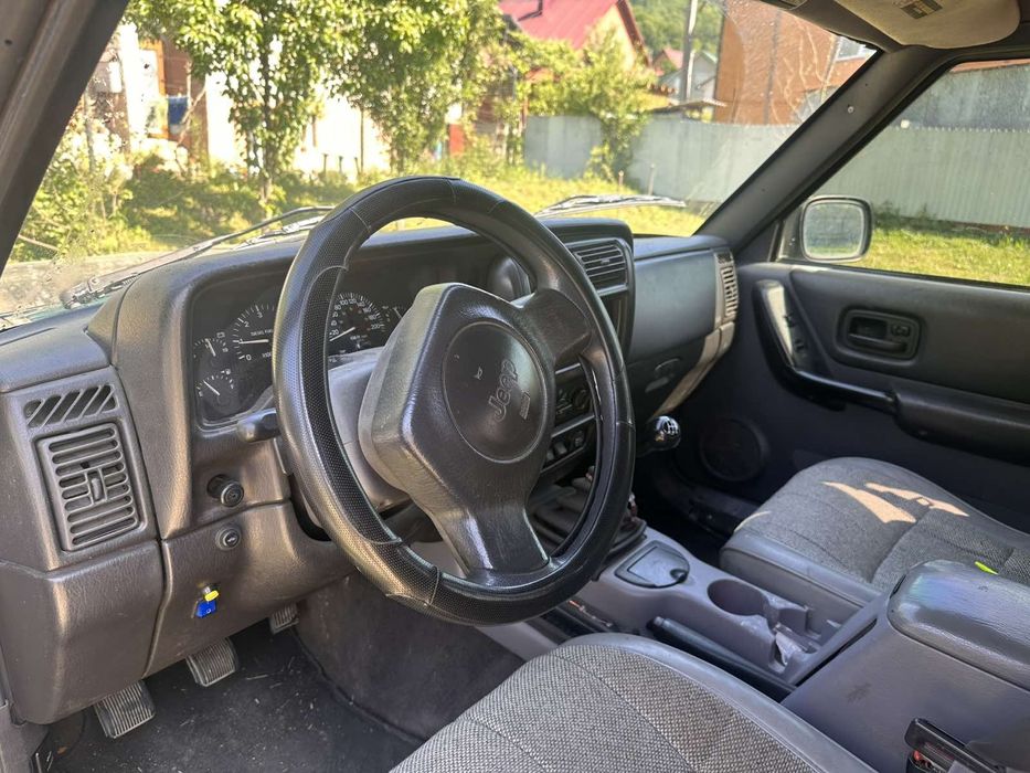 Jeep Cherokee 2.5 дізель 1999 рік