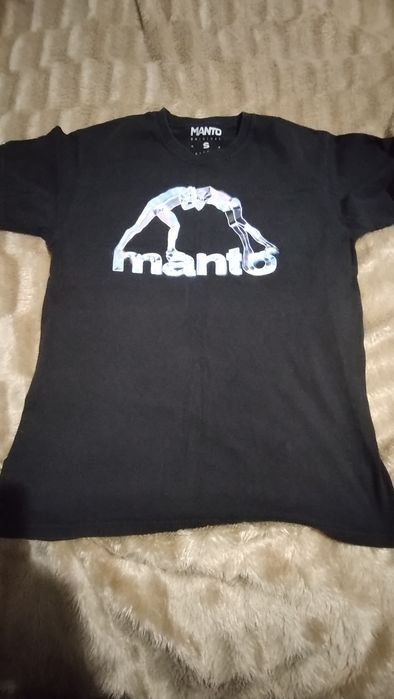 Продам футболку MANTO