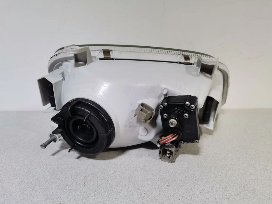 lampa reflektor lewy  toyota rav4 rav 4 i 94-97 oryginał