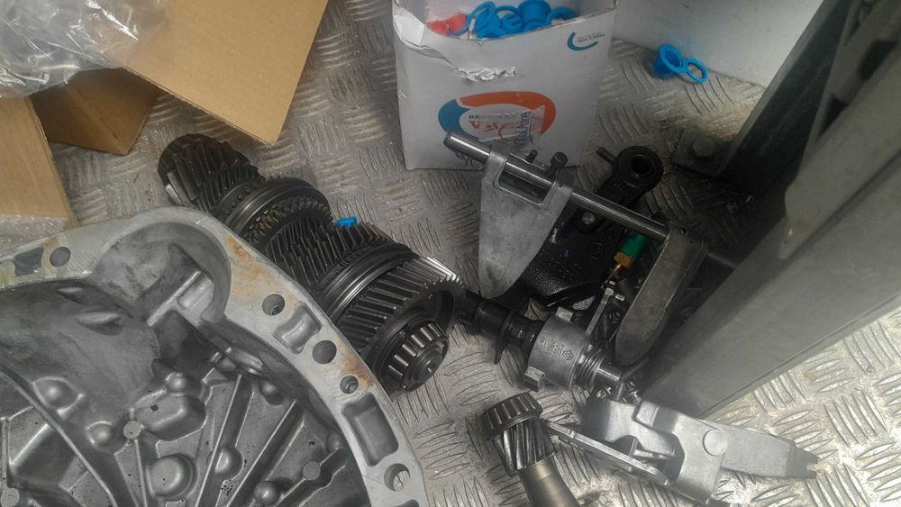 Caixa Renault master Peças