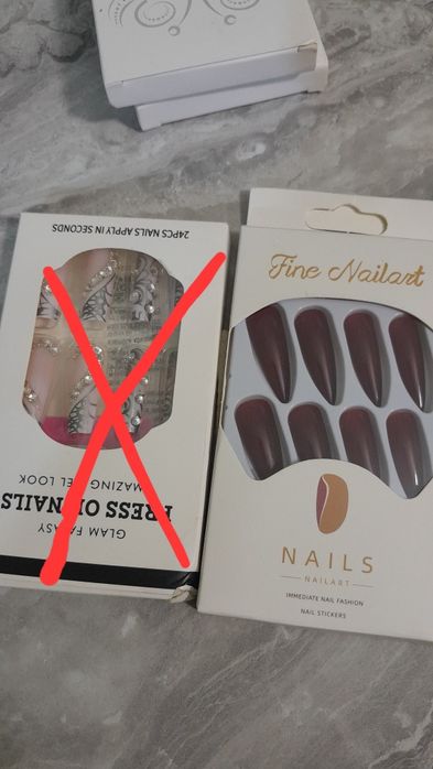 Нігті накладні .