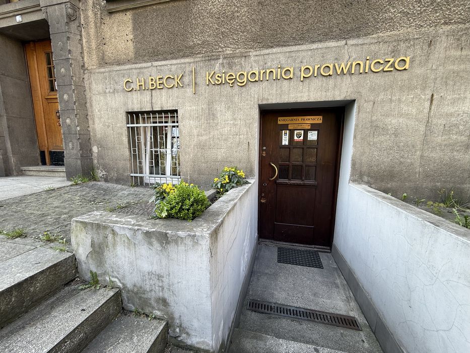 Lokal  do wynajecia od 1 .12.25 -wejście bezpośrednio z ulicy