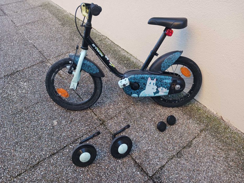 Bicicleta  para criança  em bom estado v