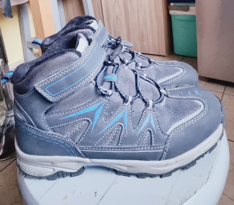 Buty zimowe chłopięce r. 38