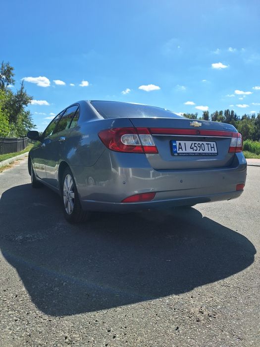 автомобіль шевроле епіка