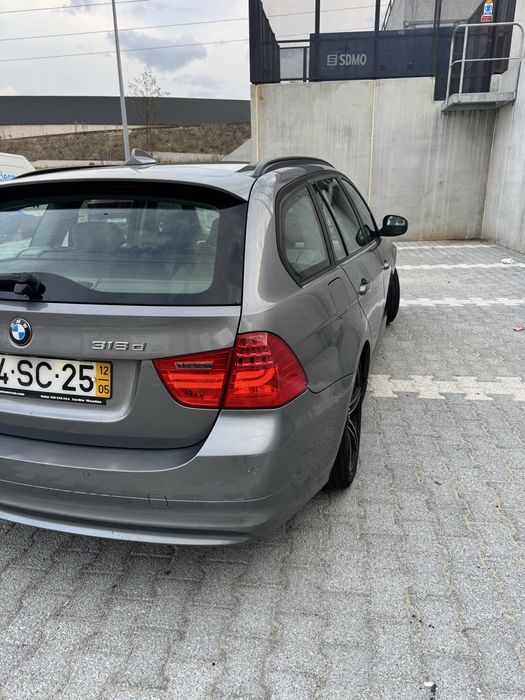 BMW 318d  ano 2012 foto 5