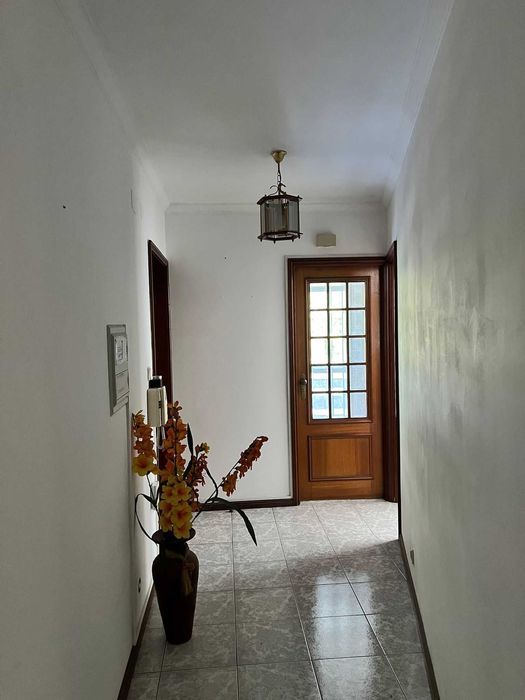 Apartamento T2 + Garagem em S. João da Madeira (108,5 + 11 m2)