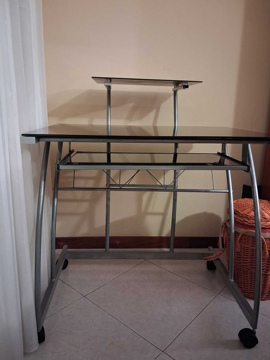 Secretária de Computador