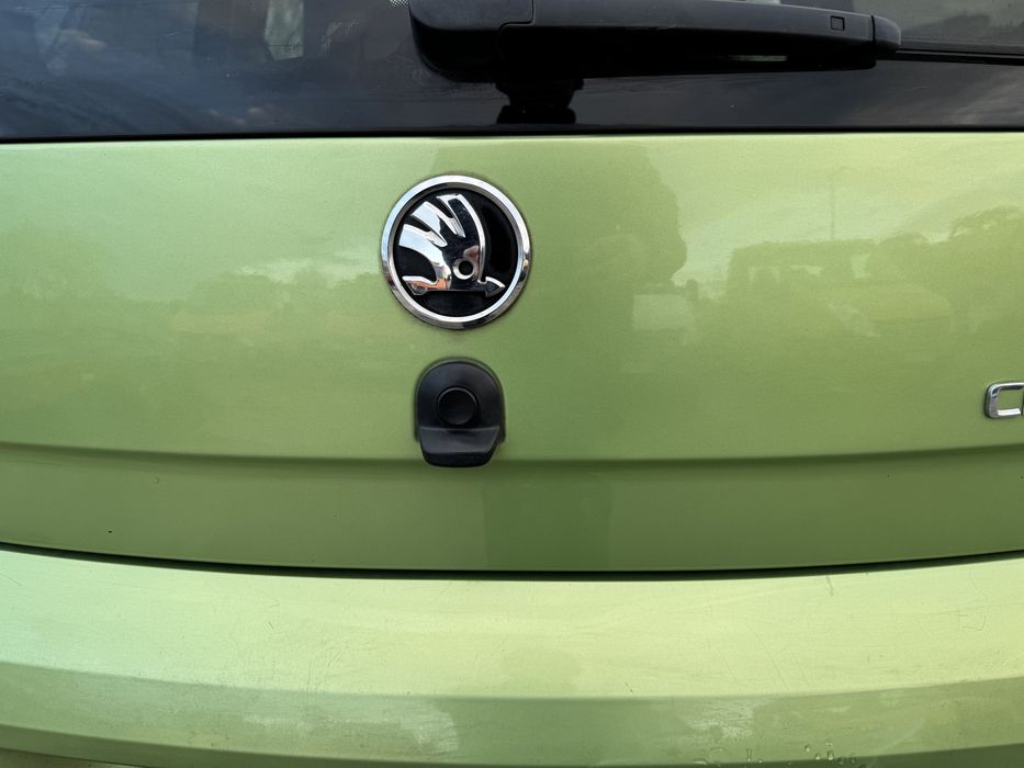 Skoda Citigo kompletna klapa tył tylna LR6U