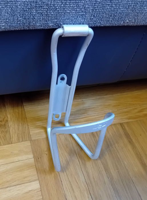Retro koszyk, uchwyt na bidon rowerowy kolor srebrny mat ,aluminiowy.
