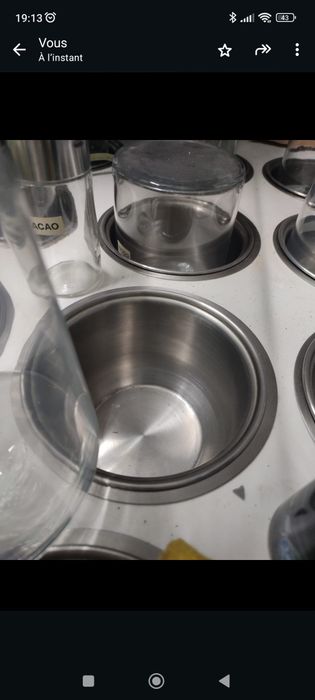 Balcão com câmara frigorífica, parte superior com frios e quentes,